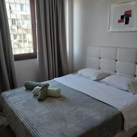 Anibo & Center Egnatia Apartment *