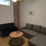 Anibo & Center 1551